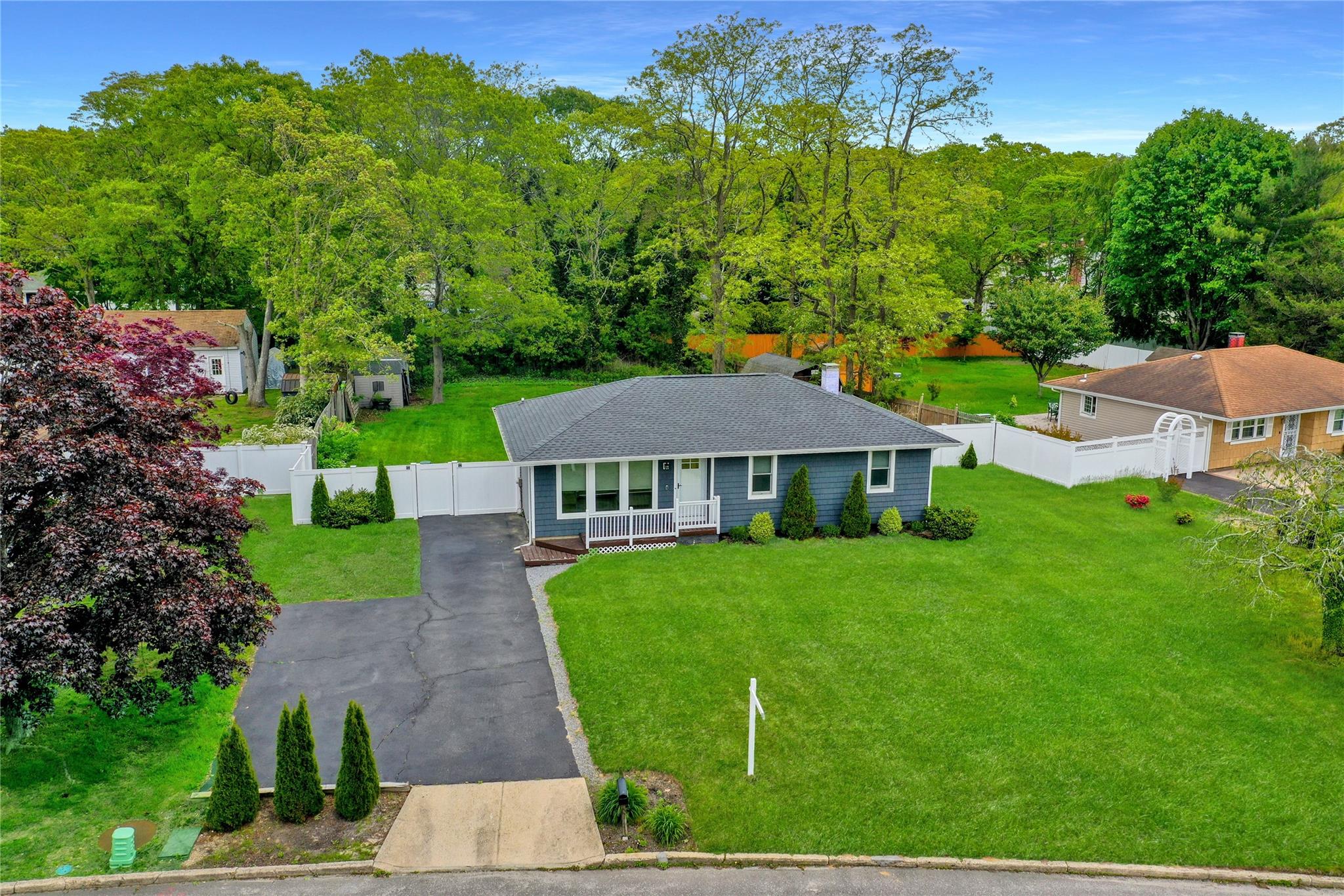 42 Sands Lane, Brookhaven, New York image 32