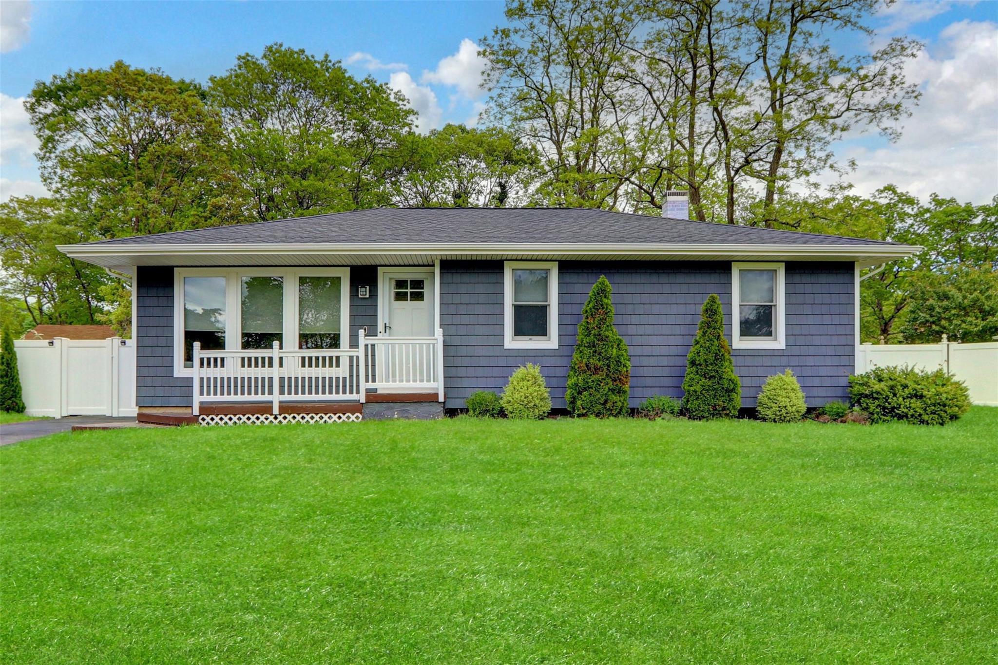 42 Sands Lane, Brookhaven, New York image 2