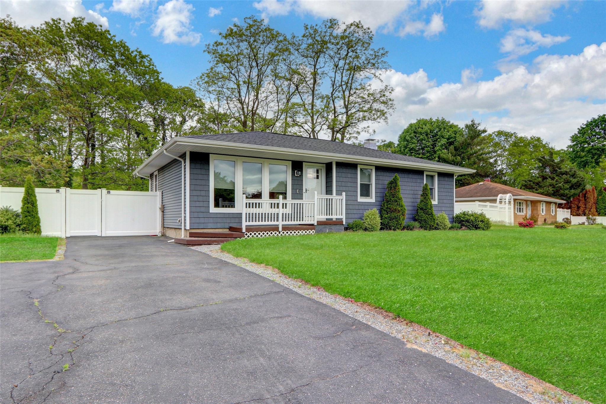 42 Sands Lane, Brookhaven, New York image 35