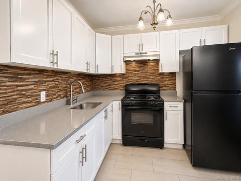Apartment For Rent - 14035 183rd Street<br/> Queens County, Springfield Gardens, NY 11413