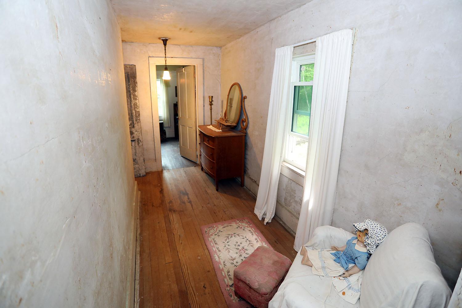 12 Henderson Road, Hankins, New York image 16