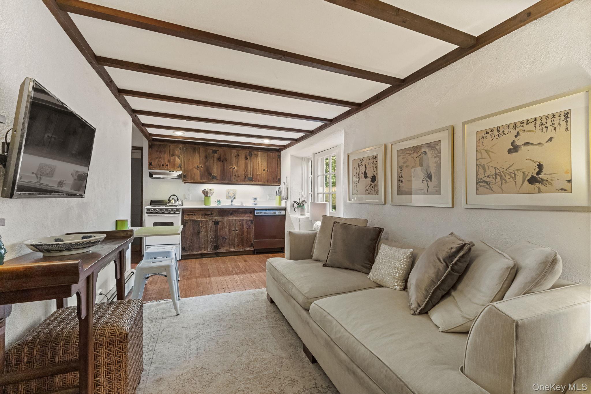 Chappaqua, New York 10514, United States, 3 Bedrooms Bedrooms, ,2 BathroomsBathrooms,Residential,Coming Soon,254208