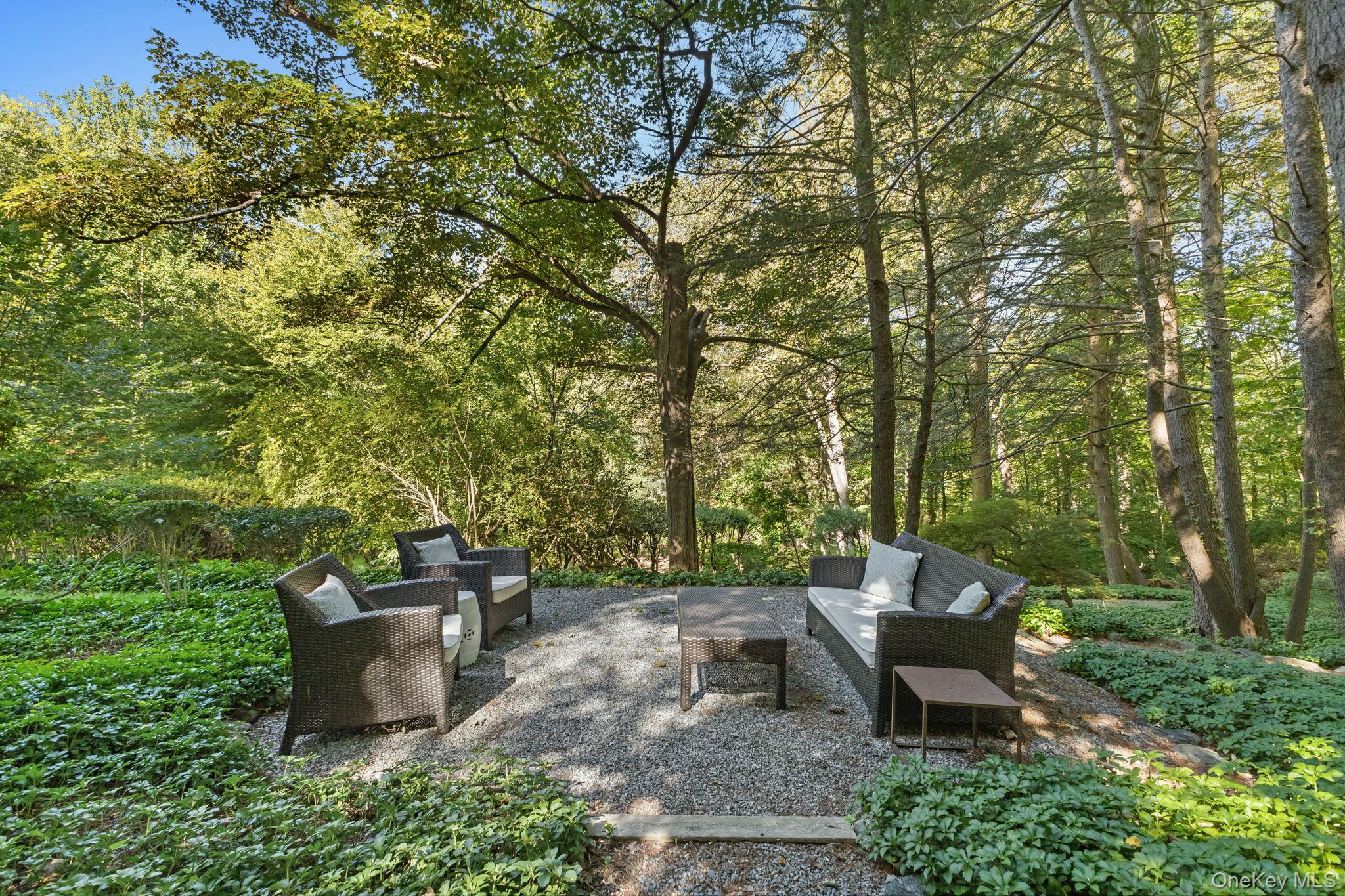 Chappaqua, New York 10514, United States, 3 Bedrooms Bedrooms, ,2 BathroomsBathrooms,Residential,Coming Soon,254208
