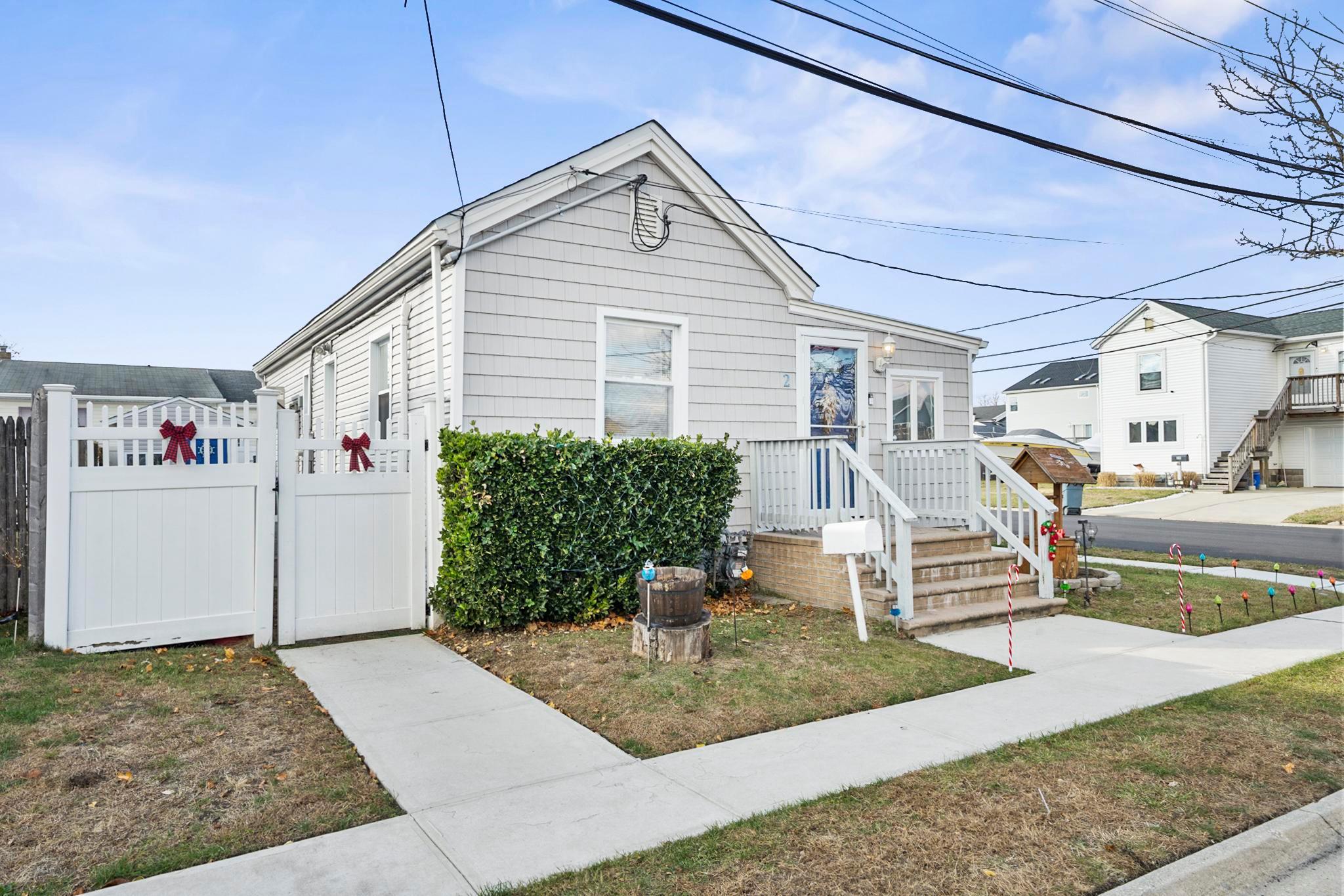 2 Sand Lane, Lindenhurst, New York image 2