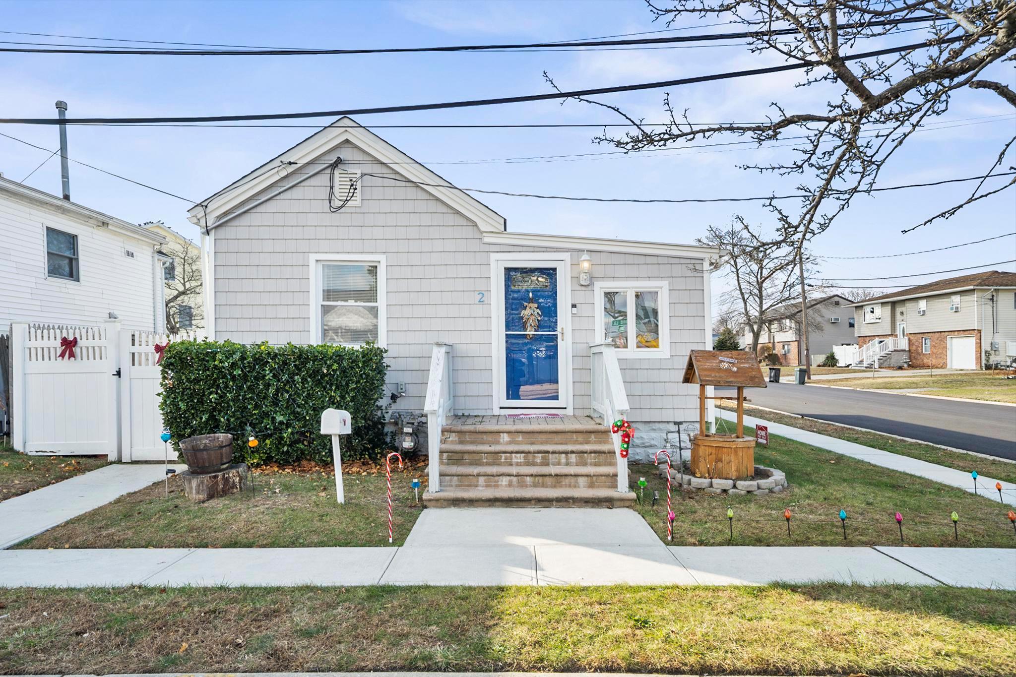 2 Sand Lane, Lindenhurst, New York image 1