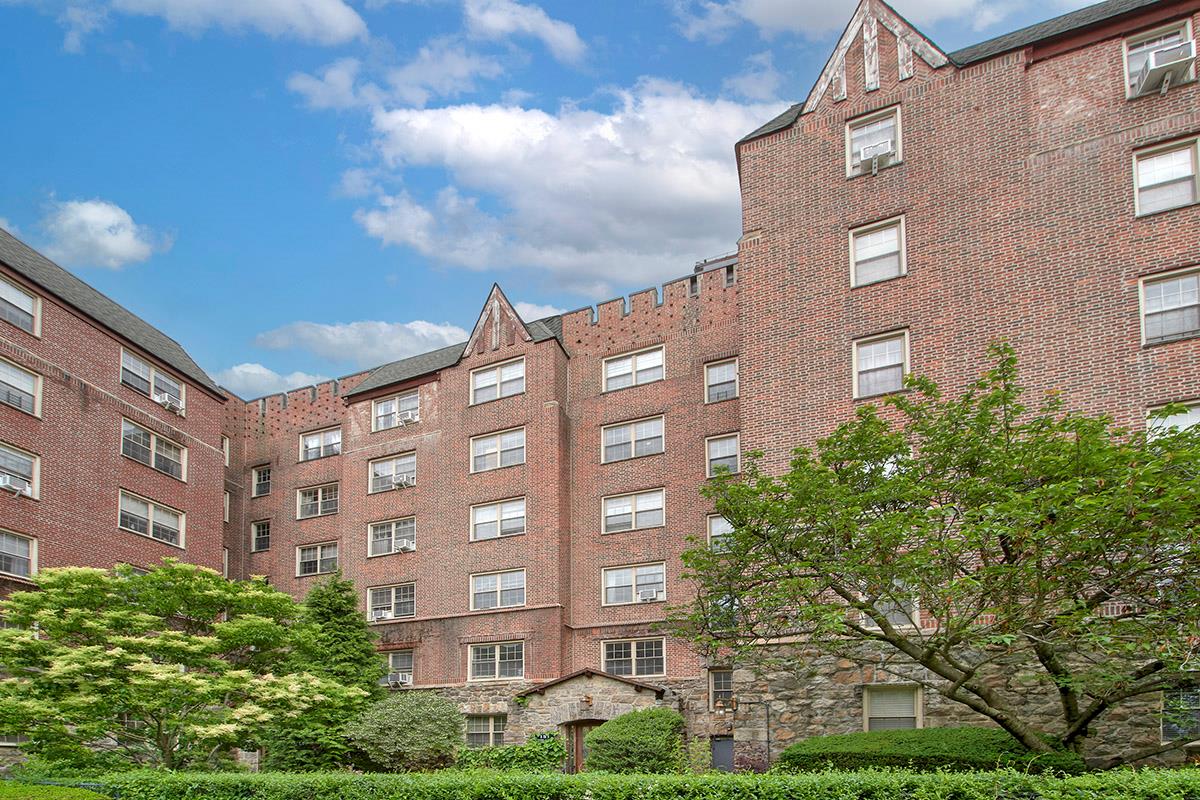 151 Centre Avenue #5D, New Rochelle, New York image 2