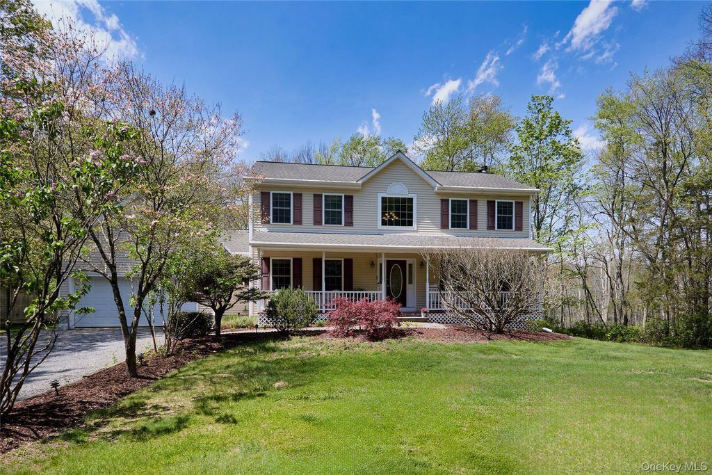 Photo of 1355 Route 82, Hopewell Junction, NY 12533 (MLS # 990912)