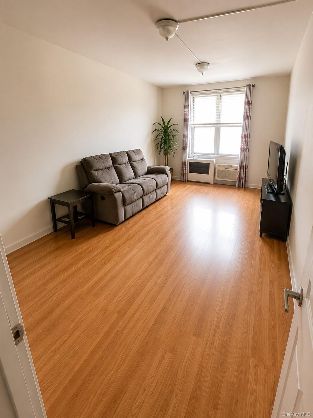 Photo of 5133 Goldsmith Street #5A, Elmhurst, NY 11373 (MLS # 1001461)