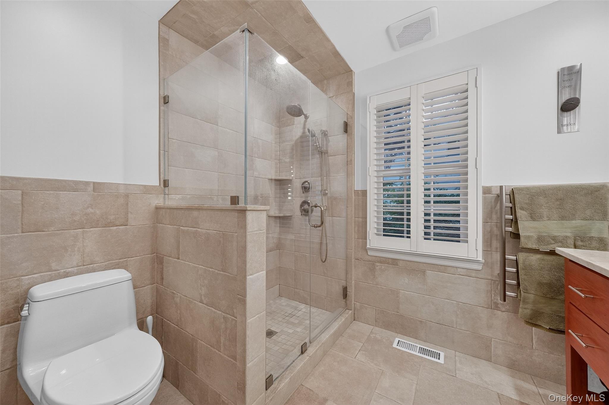 Croton-On-Hudson, New York 10520, United States, 5 Bedrooms Bedrooms, ,3 BathroomsBathrooms,Residential,Active,216679