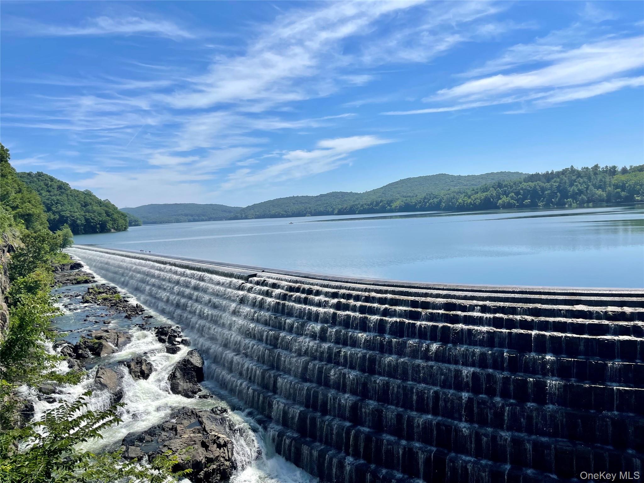 Croton-On-Hudson, New York 10520, United States, 5 Bedrooms Bedrooms, ,3 BathroomsBathrooms,Residential,Active,216679