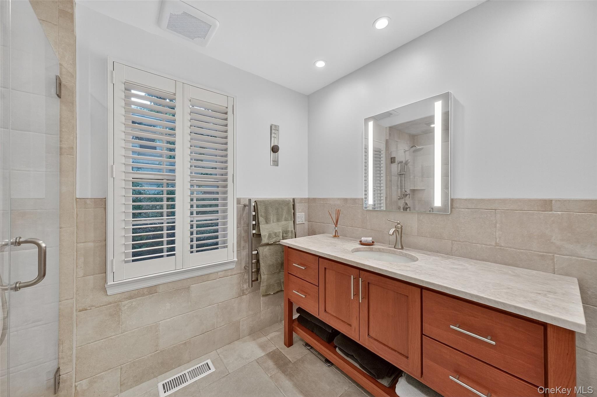 Croton-On-Hudson, New York 10520, United States, 5 Bedrooms Bedrooms, ,3 BathroomsBathrooms,Residential,Active,216679