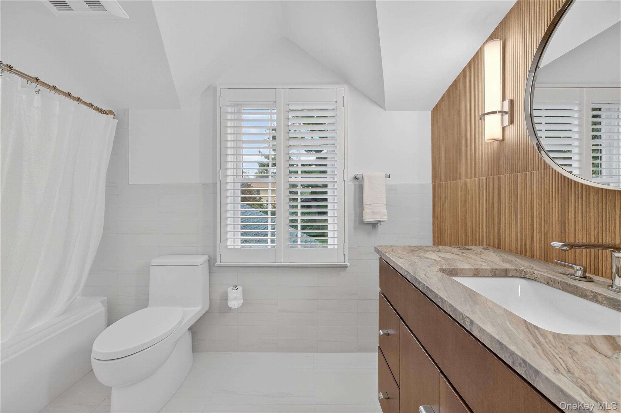 Croton-On-Hudson, New York 10520, United States, 5 Bedrooms Bedrooms, ,3 BathroomsBathrooms,Residential,Active,216679