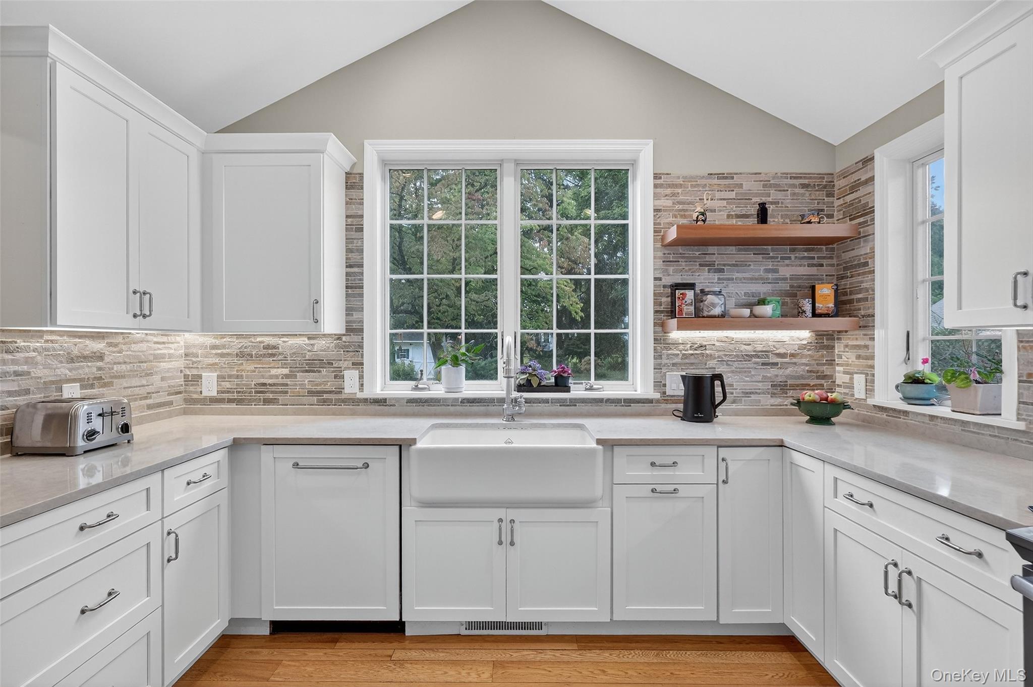 Croton-On-Hudson, New York 10520, United States, 5 Bedrooms Bedrooms, ,3 BathroomsBathrooms,Residential,Active,216679