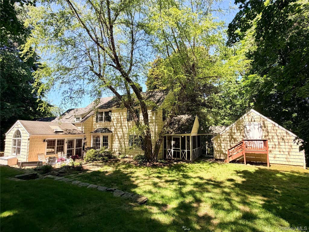Photo of 2 Turner Drive, Chappaqua, NY 10514 (MLS # 991248)