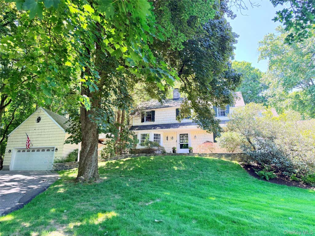 Photo of 2 Turner Drive, Chappaqua, NY 10514 (MLS # 991248)
