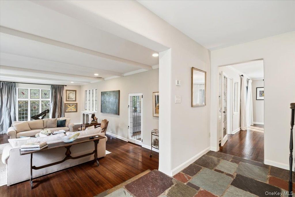 Photo of 150 Lovell Road, New Rochelle, NY 10804 (MLS # 918398)