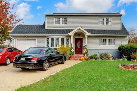 Photo of 921 Deer Park Avenue, North Babylon, NY 11703 (MLS # 932999)
