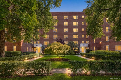 Other For Rent - 220 Pelham Road #2C<br/> Westchester County, New Rochelle, NY 10805