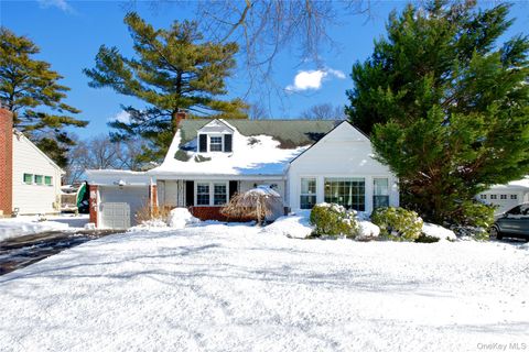 27 Avalon Road Garden City NY 11530