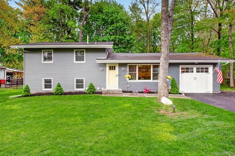 Homes For Sale - 19 Scenic Drive<br/> Poughkeepsie, NY 12603