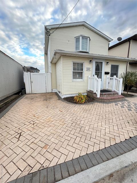 3680 Naomi Street Seaford NY 11783