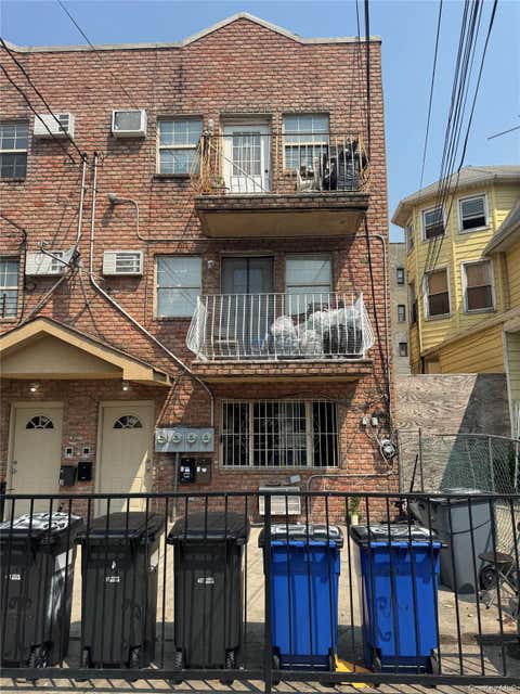 Multifamily For Sale - 17225A 91st Avenue<br/> Queens County, Jamaica, NY 11432