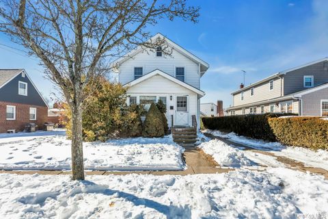 Photo of 463 S 3rd Street, Lindenhurst, NY 11757 (MLS # 958967)