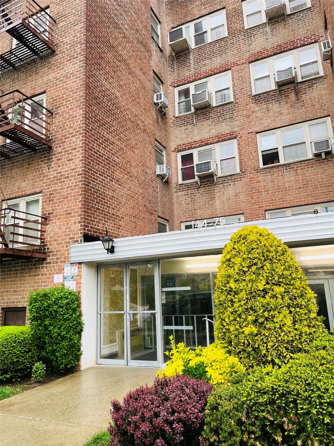 Property for Sale at Melbourne Avenue 3G, Flushing, Queens, NY - Bedrooms: 3 
Bathrooms: 1 
Rooms: 5  - $398,000
