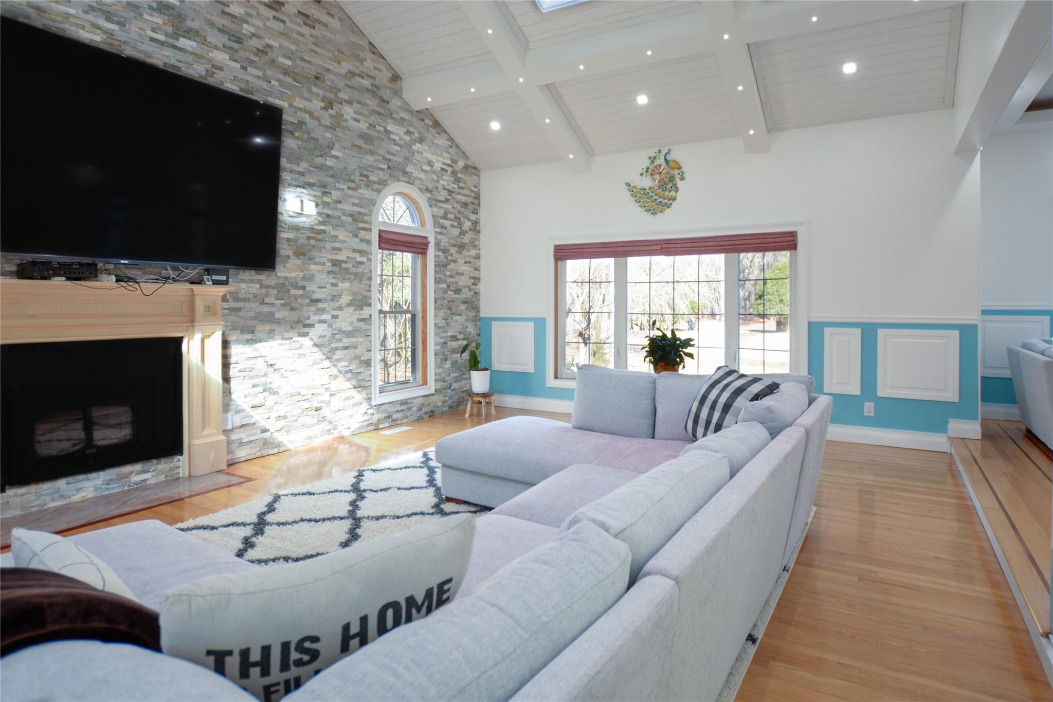 22 Russell Street, Manorville, New York image 5