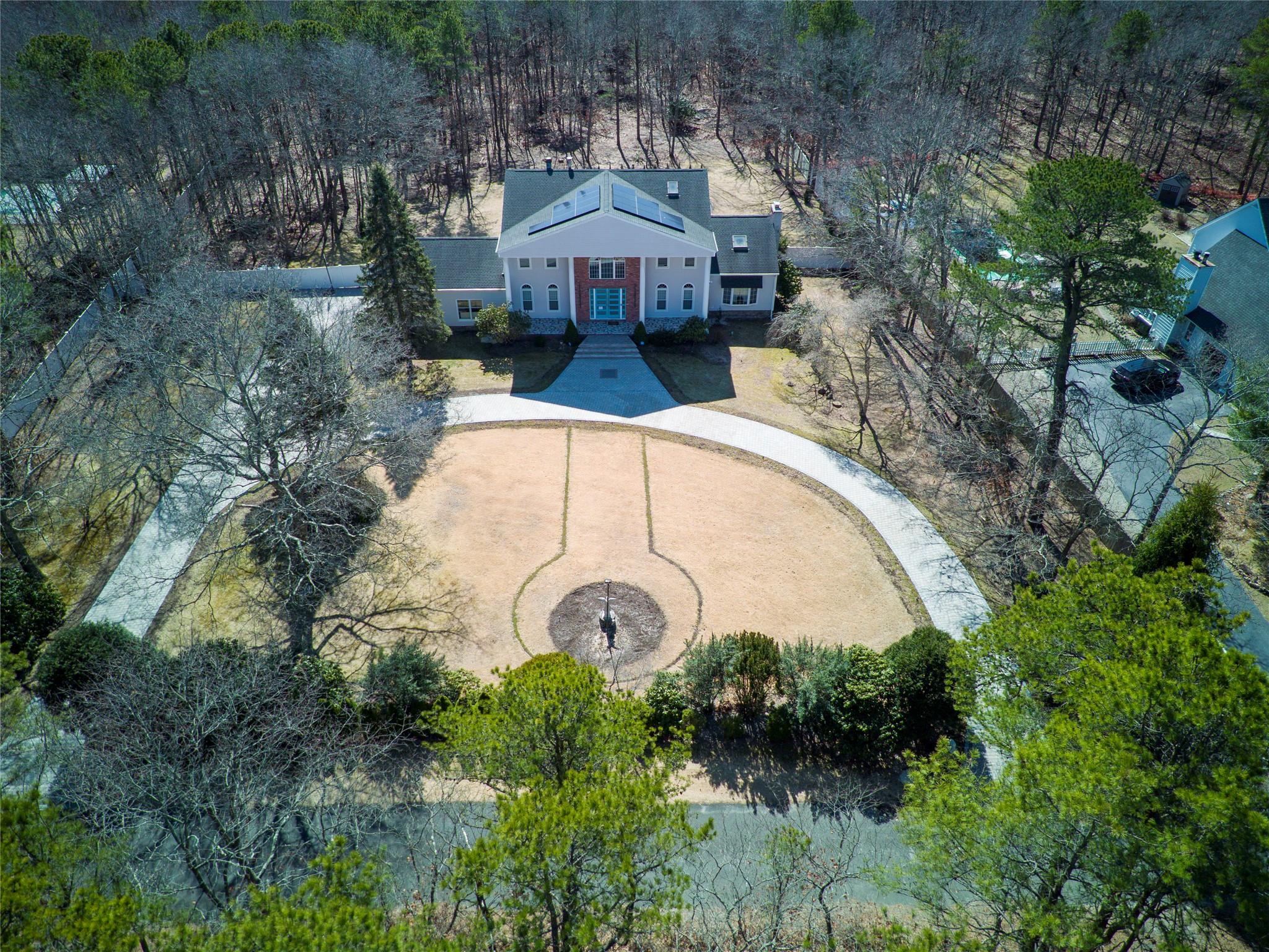 22 Russell Street, Manorville, New York image 1