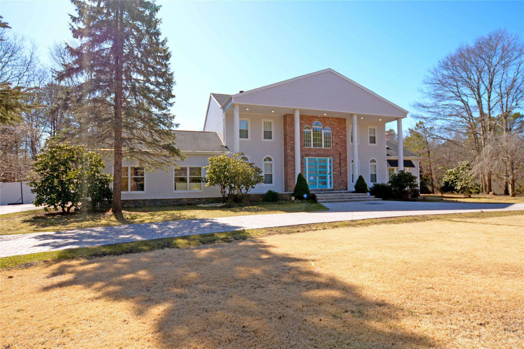 22 Russell Street, Manorville, New York image 3