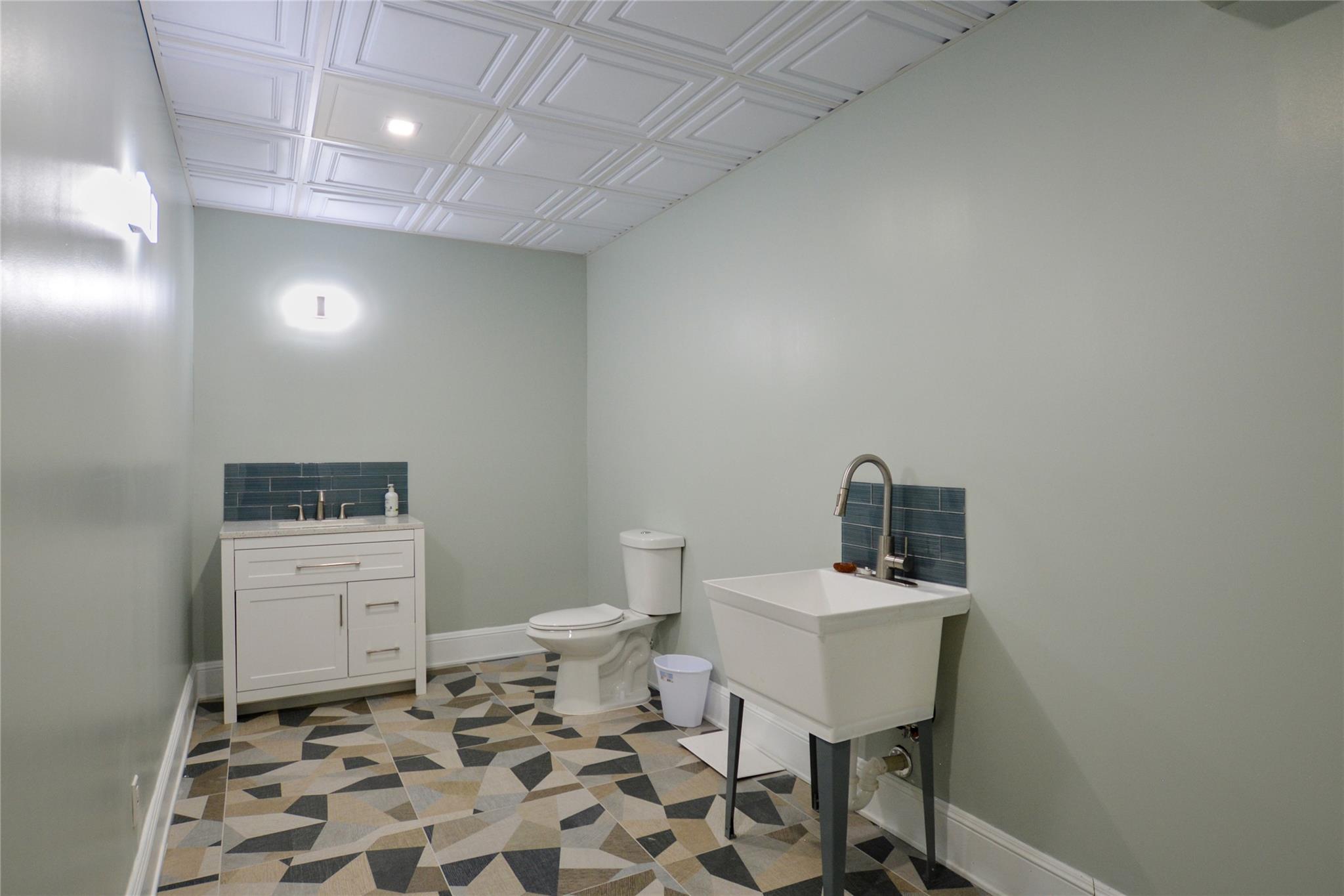 22 Russell Street, Manorville, New York image 31