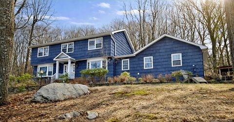 Homes For Sale - 9 Crescent Lane<br/> Putnam County, Putnam Valley, NY 10579