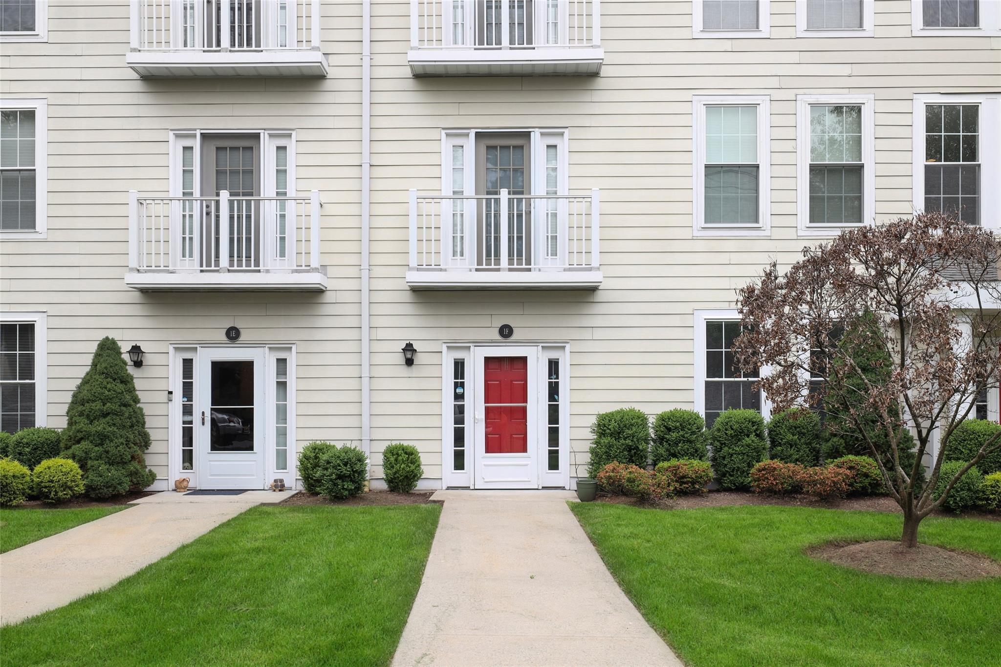 31 Greenridge Avenue #1F, White Plains, New York image 2