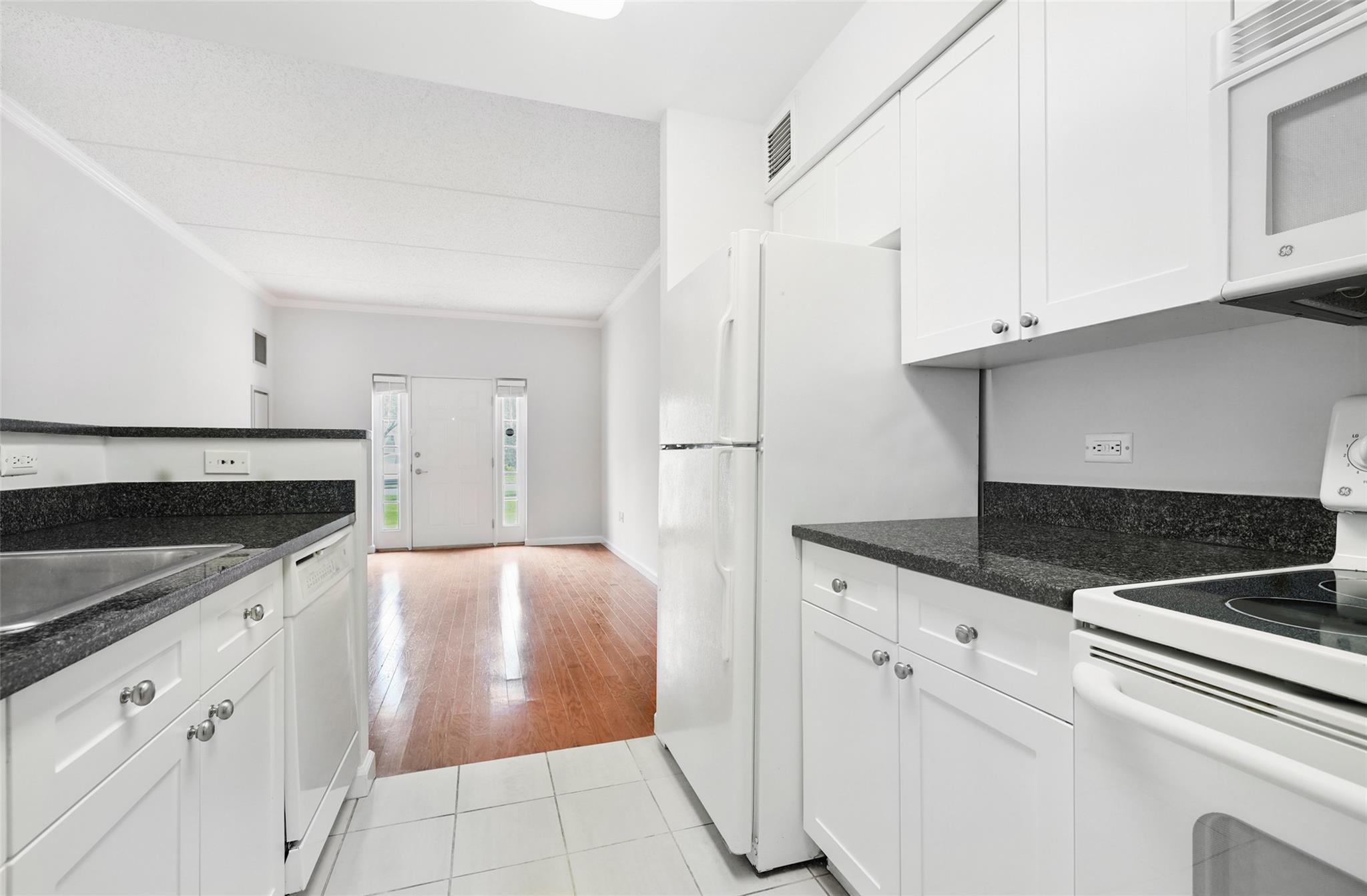 31 Greenridge Avenue #1F, White Plains, New York image 12