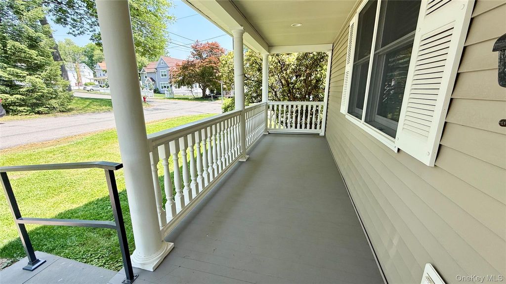 Photo of 106 Cedar Avenue, Pearl River, NY 10965 (MLS # 993267)