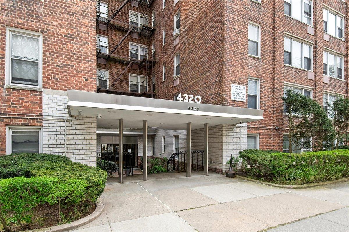 4320 E Van Cortlandt Park E 5E