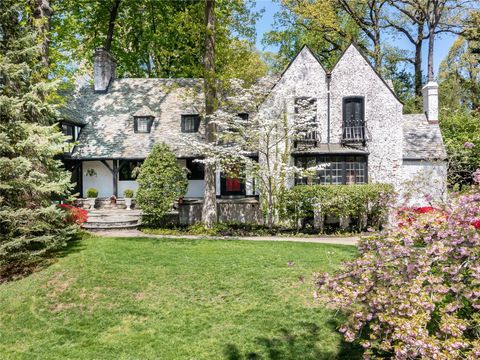 33 Deepdale Drive Great Neck NY 11021