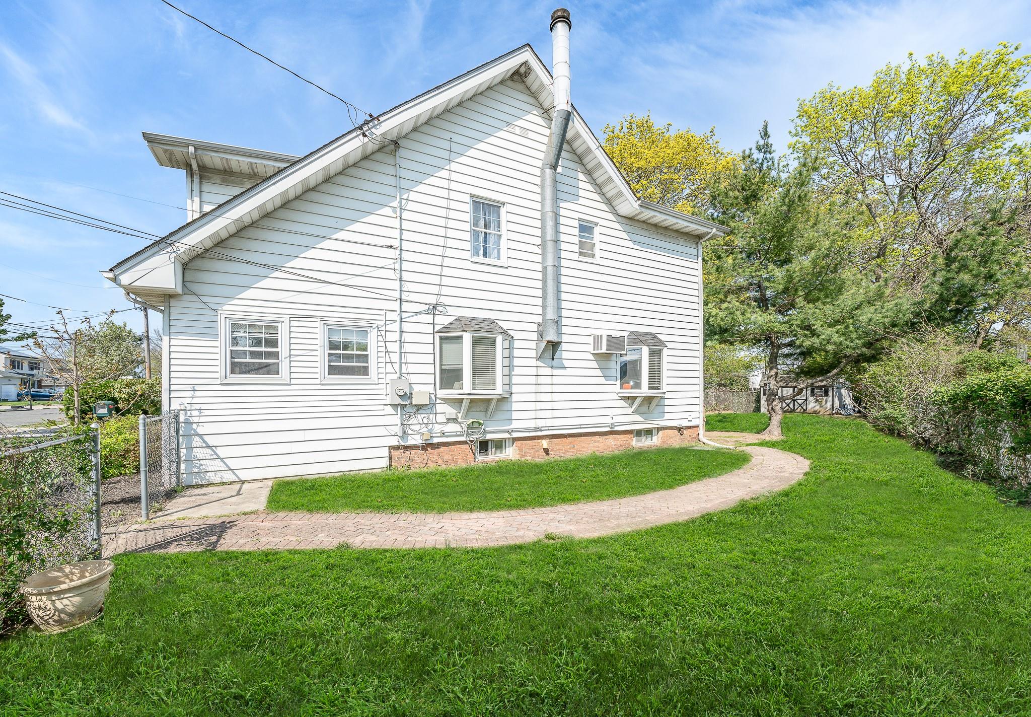 269 Oakview Avenue, Farmingdale, New York image 7
