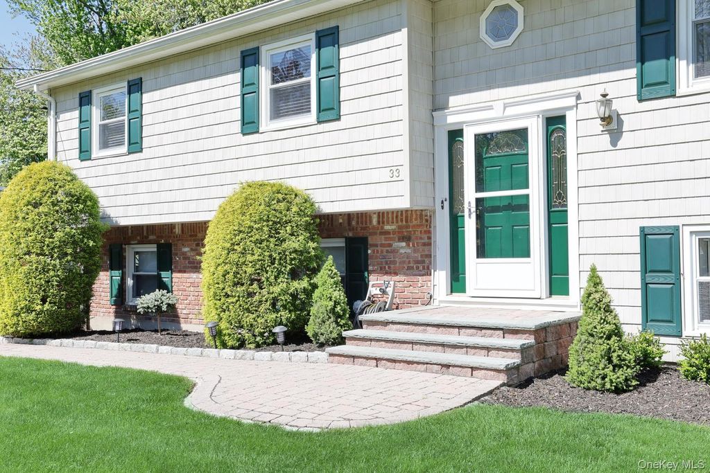 Photo of 33 Farmhouse Road, Congers, NY 10920 (MLS # 992967)