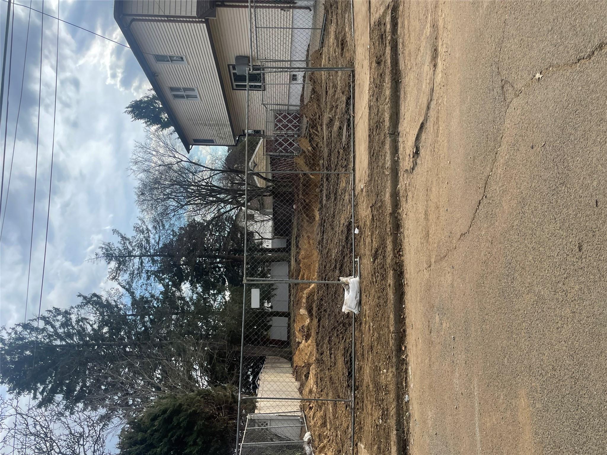 2760 Cypress St Ave, East Meadow, New York image 1