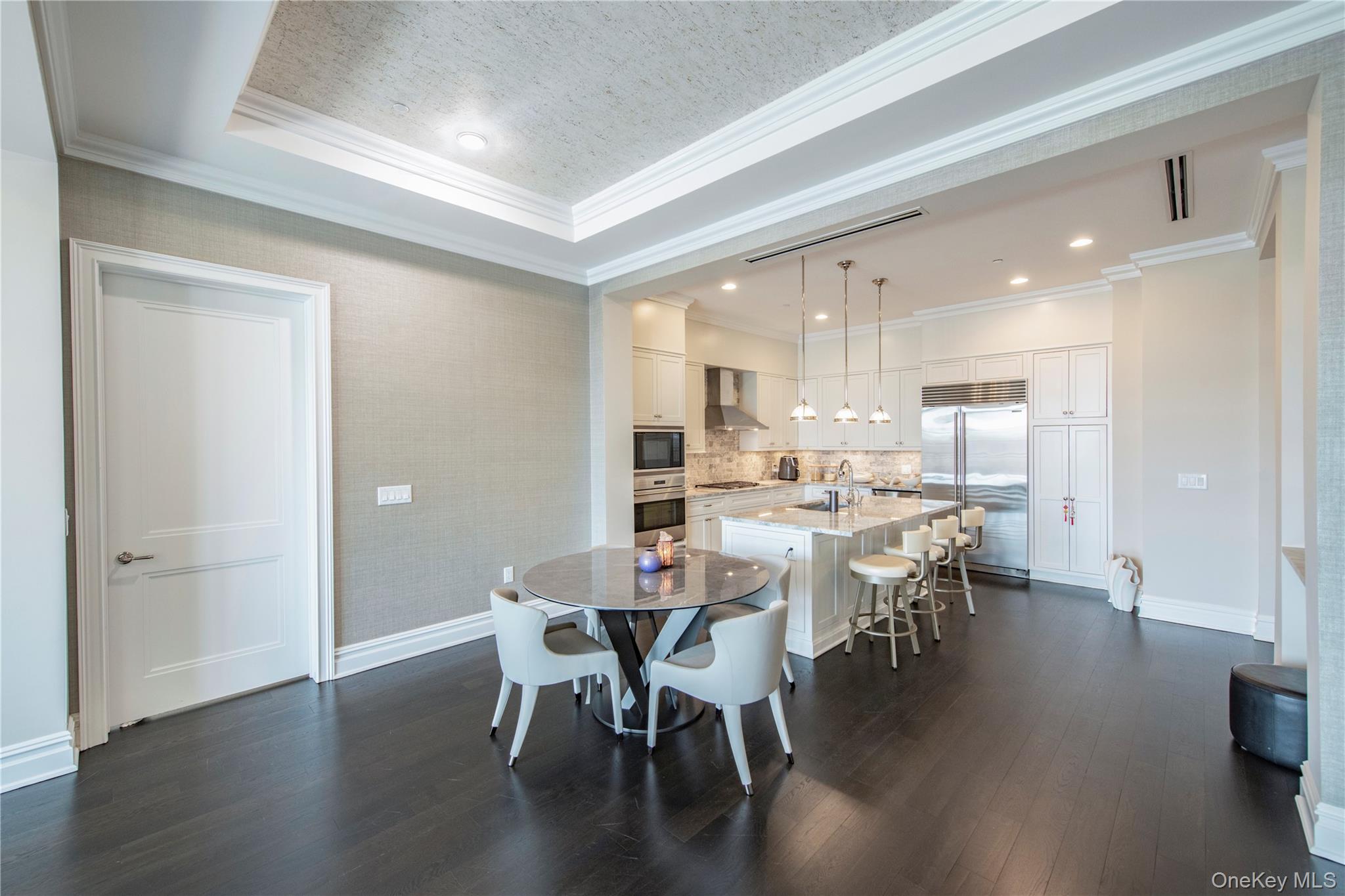 1000 Royal Court 1306