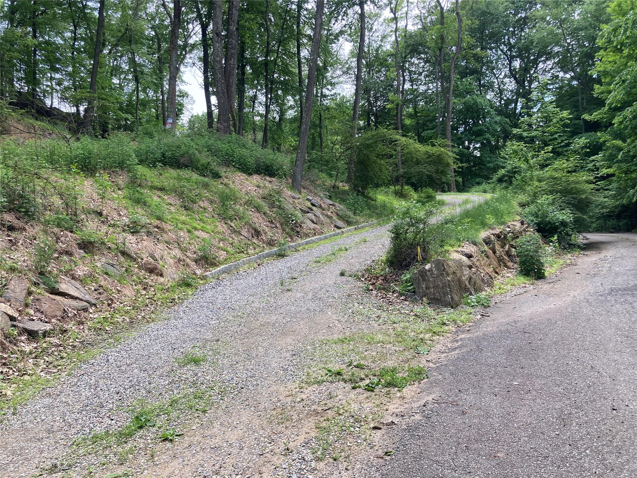 6 Duffys Bridge Road, Katonah, New York image 1