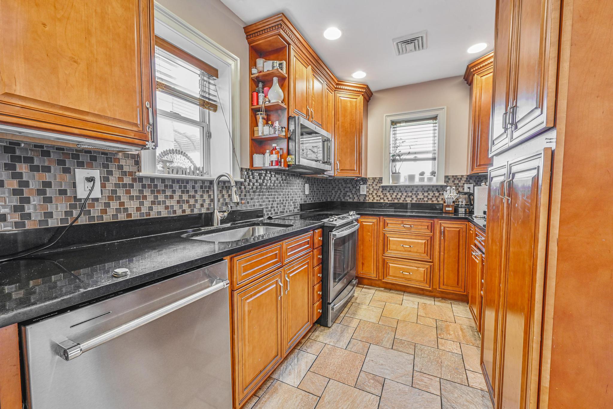 6731 52nd Road, Maspeth, New York image 13