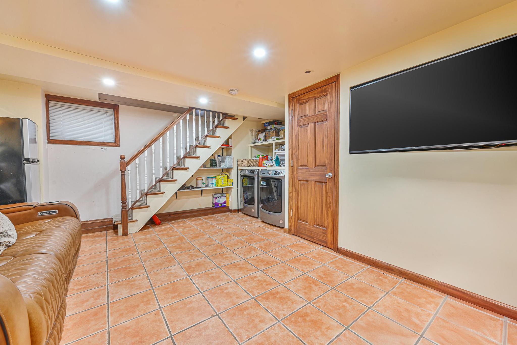 6731 52nd Road, Maspeth, New York image 21
