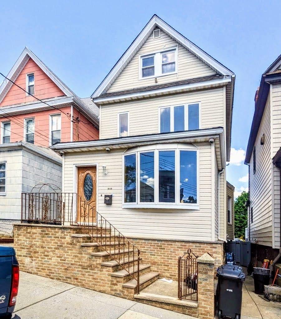 Property for Sale at 52nd Road, Maspeth, Queens, NY - Bedrooms: 4 
Bathrooms: 3 
Rooms: 8  - $1,200,000