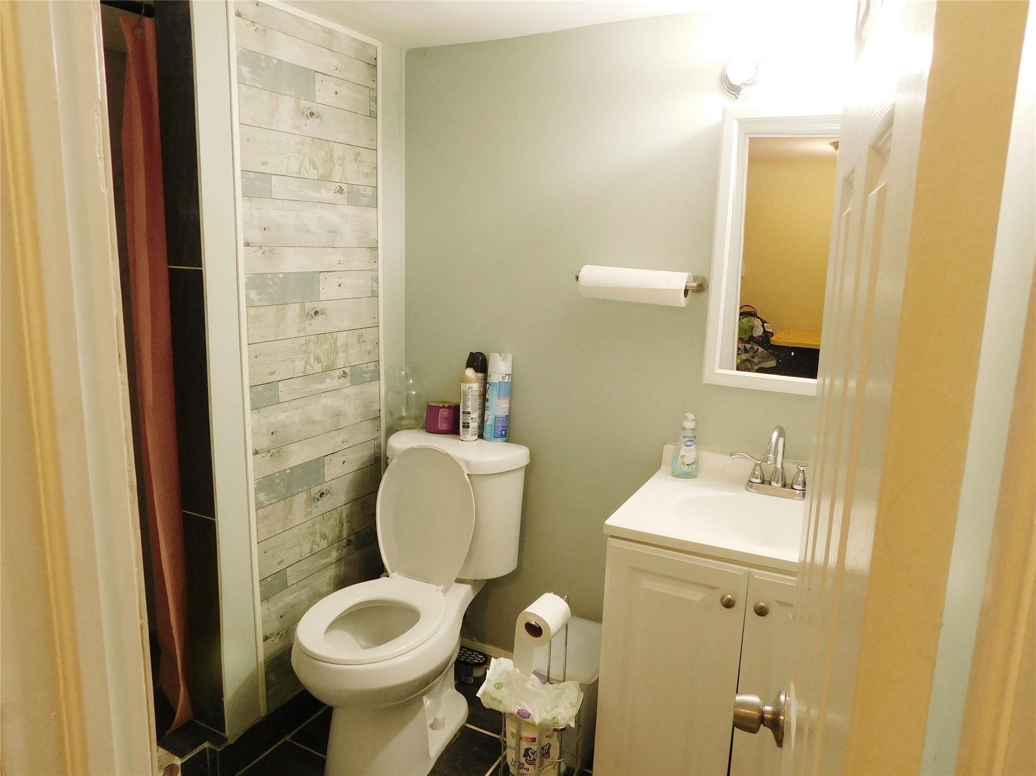 27 Ryder Avenue, North Babylon, New York image 21
