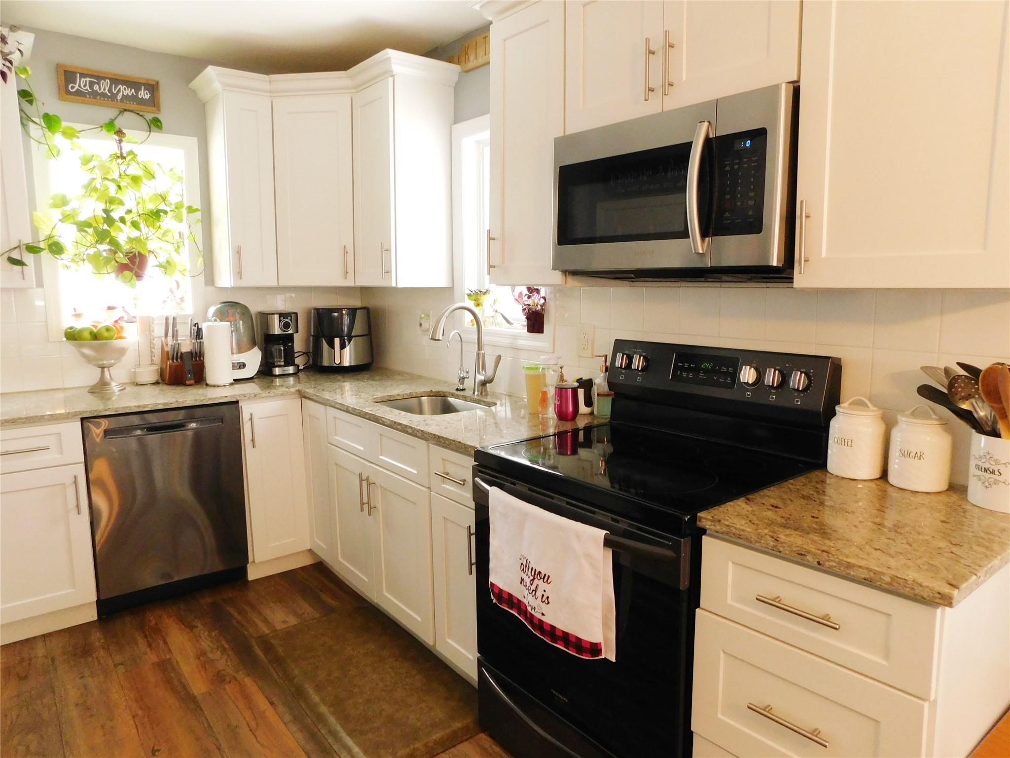 27 Ryder Avenue, North Babylon, New York image 8
