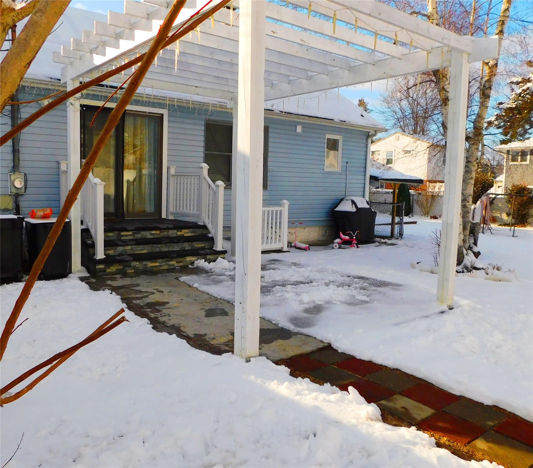 27 Ryder Avenue, North Babylon, New York image 3