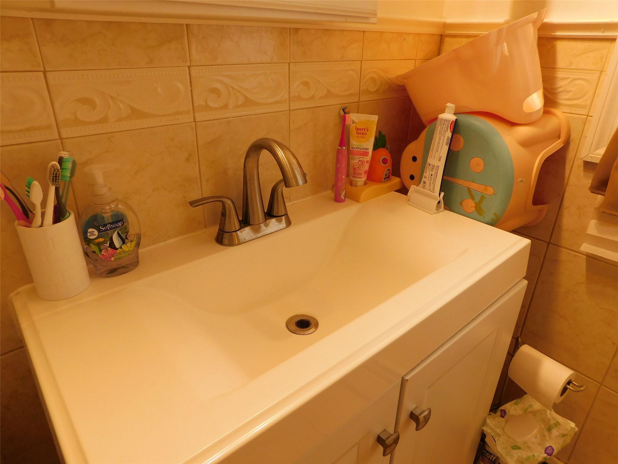 27 Ryder Avenue, North Babylon, New York image 18
